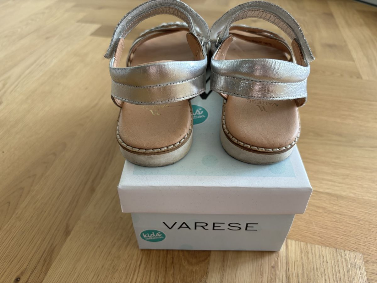 Scarpe per ragazze: Sandale von Varese, Grösse 34 – Usato da Wohlen AG venduto da Michi761 2