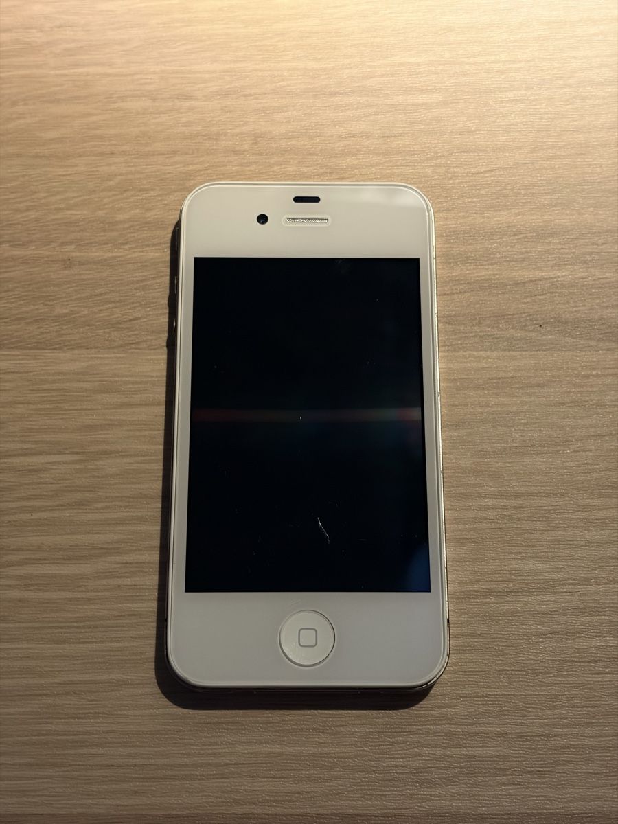 Apple Handys / Smartphones: 2x iPhone 4 Black / White – Defekt aus Winterthur von korrupcioner 5