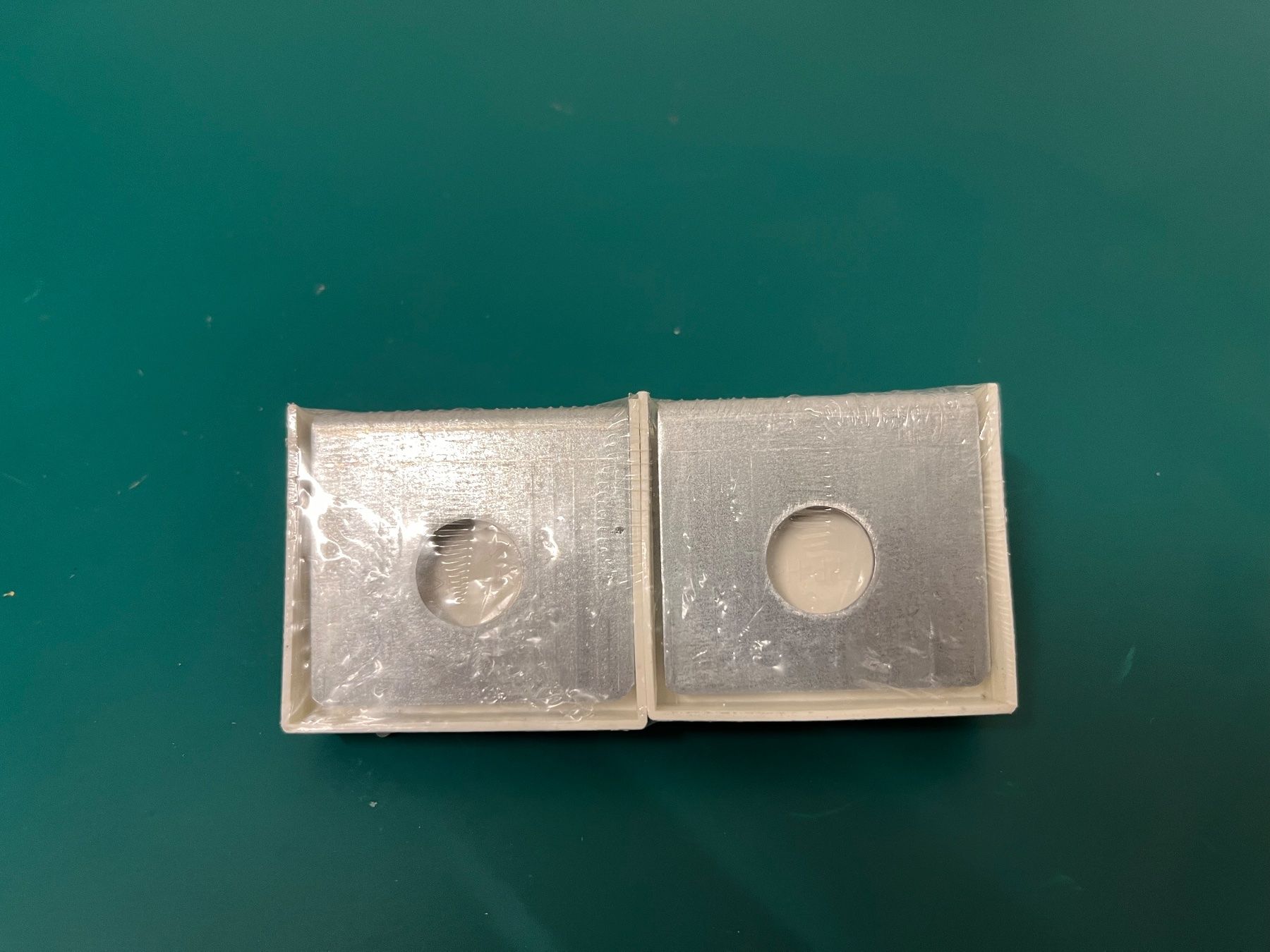 Ikea Scaffali: Fixation / équerres pour meubles IKEA – Usato da Nyon venduto da Ataraxia 2