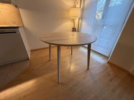 Runder Tisch (Ikea „lisabo“), beige