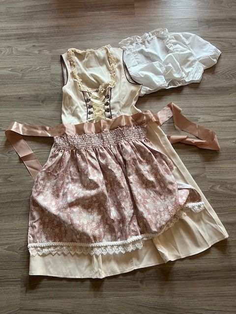 Costumi: Dirndl- Gr S – Nuovo (secondo la descrizione) da Neerach venduto da romiping 2