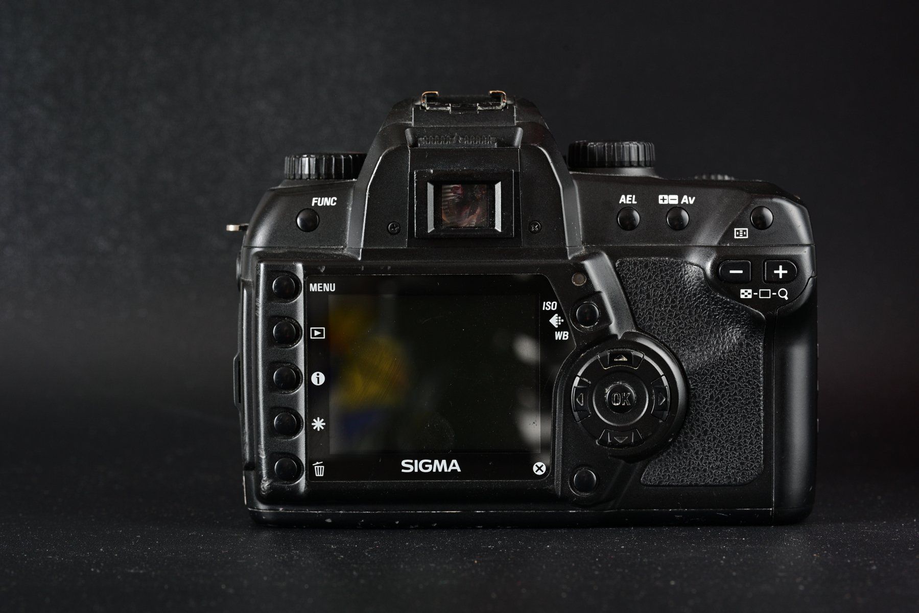 Sigma Fotocamera: Sigma SD14 mit Foveon X3 sensor – Usato da Fleurier venduto da im_ghl 1