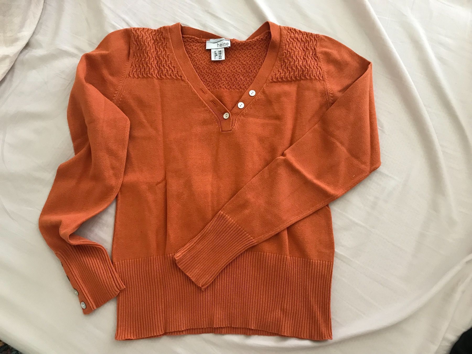 Heine Pullover & Sweatshirts: Pullover von HEINE Gr. 38 – Gebraucht aus Mauren von SB1606