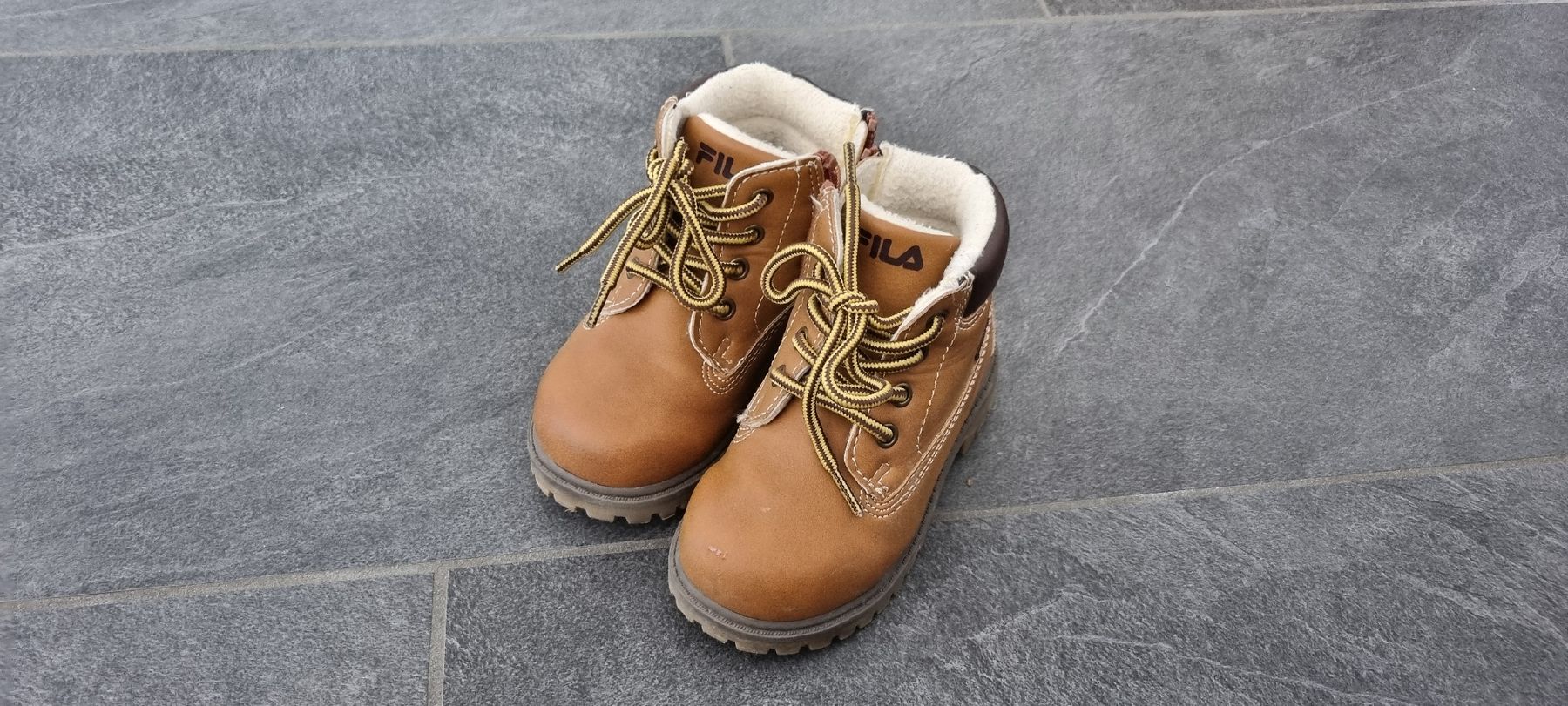 Fila Scarpe per ragazzi: Fila Winterschuhe Grösse 22 – Usato da Birmensdorf ZH venduto da borstenking