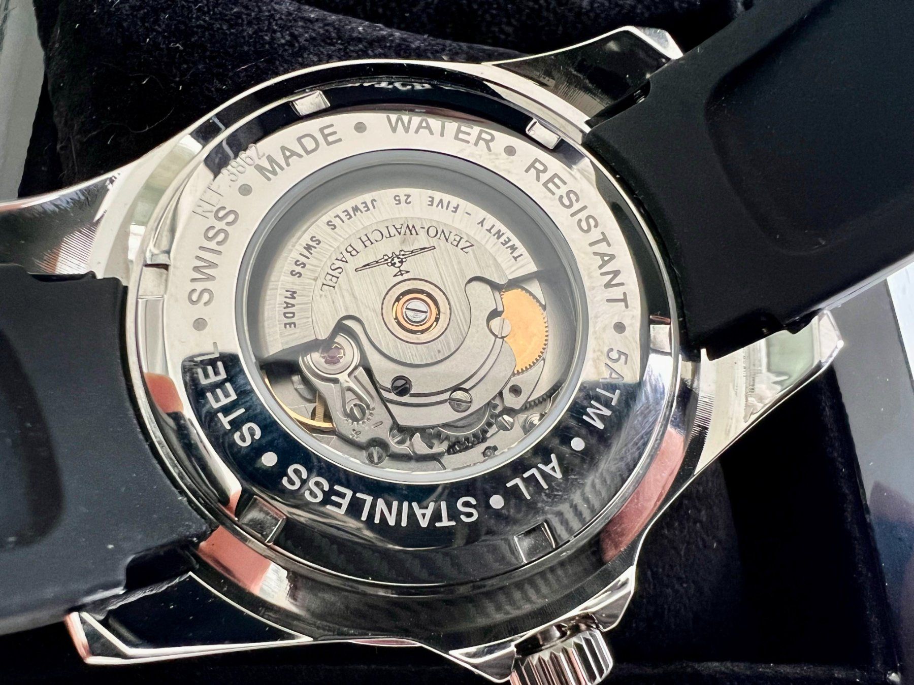 Zeno Orologi: ZENO Diver Automatic - X-Large 47mm - ETA 2824-2 - SRP 848.- – Nuovo e nell'imballaggio originale da Le Mont-sur-Lausanne venduto da LycaGallery 5
