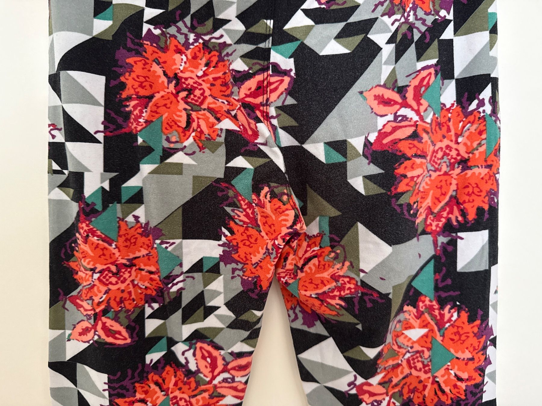 Leggings: LULAROE Leggings ONE SIZE – Gebraucht aus Horgen von linuxrp 5