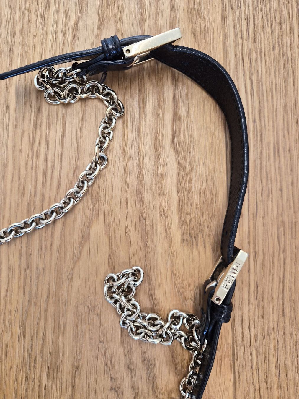 Fendi Borse da donna: Fendi Handtasche schwarz mit Kette  – Usato da Schwarzenberg LU venduto da LadySecondhand 2
