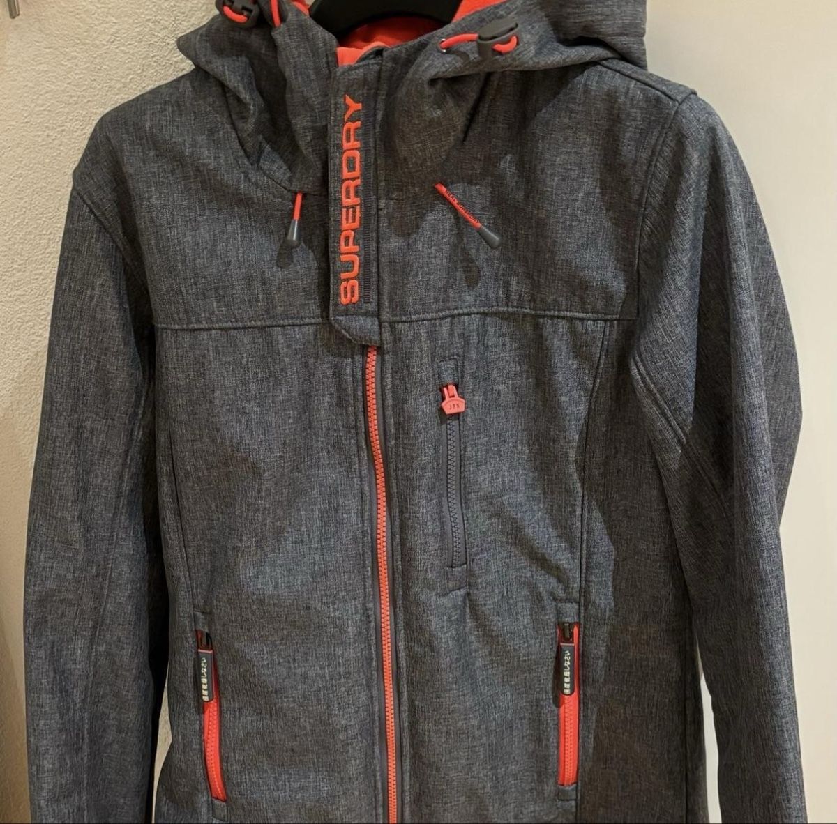 Superdry Giacche: Superdry Windtrekker Jacke – Nuovo (secondo la descrizione) da Ossingen venduto da jst_z962 1