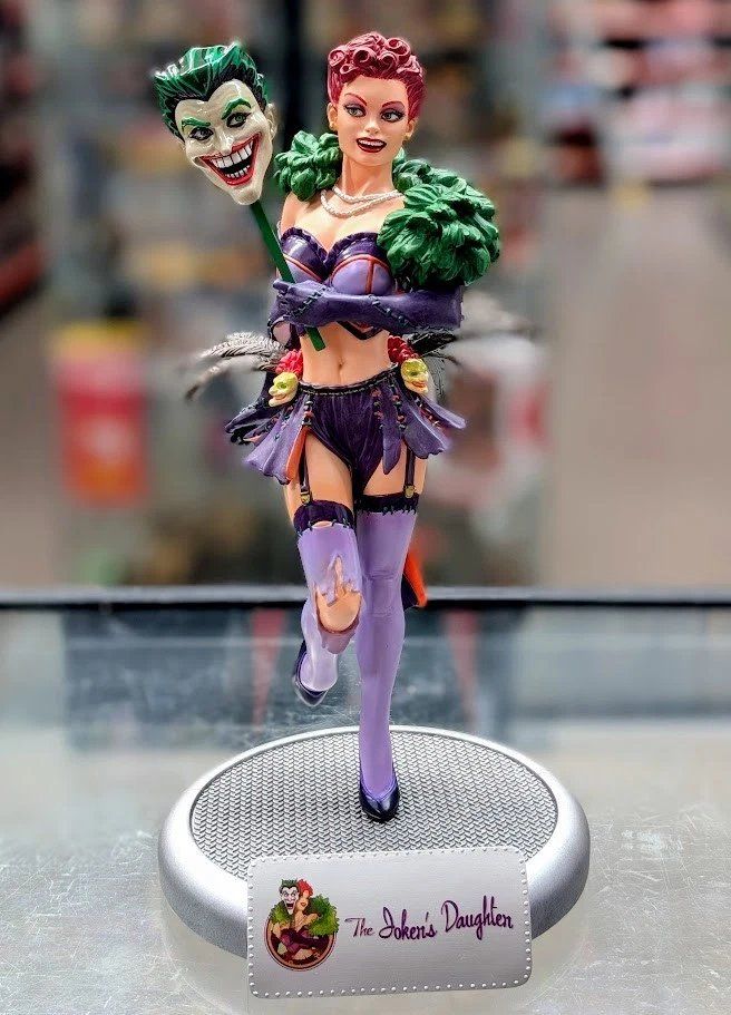 Statuette: DC Bombshells The Joker's Daughter 9" Statue – Usato da Oberentfelden venduto da FiguresAndGamesPlace 5