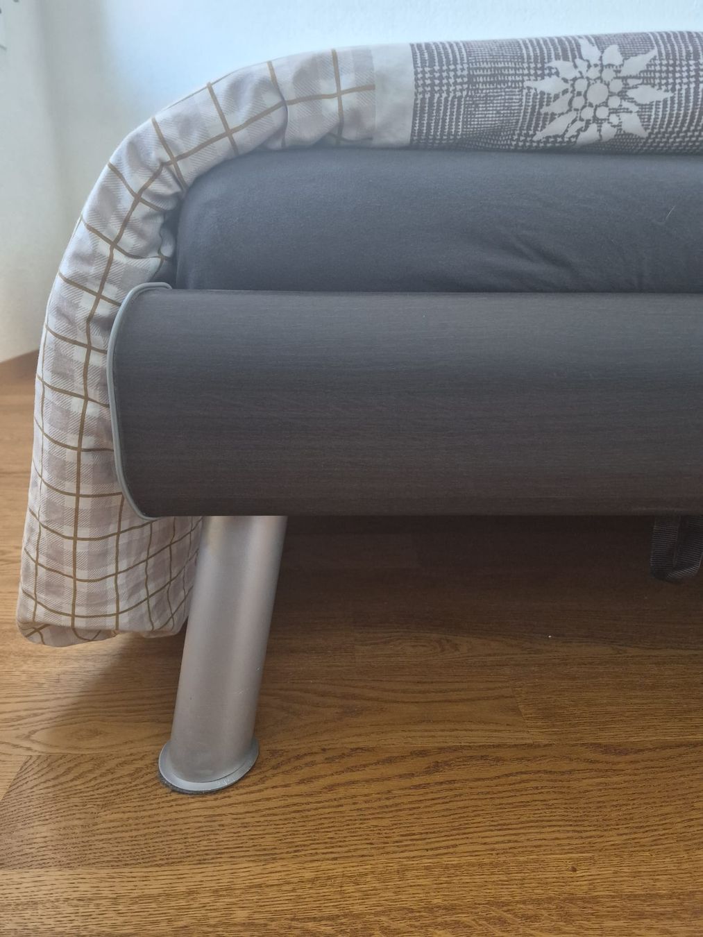 Letti: Doppelbett mit zwei Nachttischen – Usato da Gurbrü venduto da luk_2pmg 3