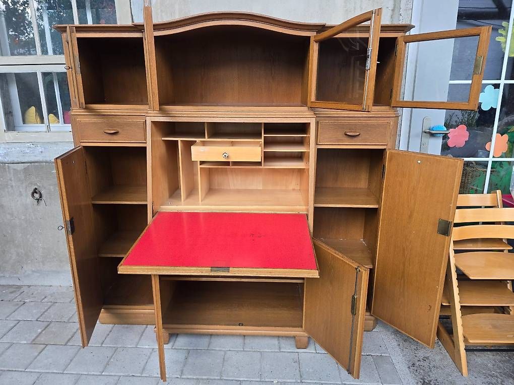 Scrivanie: Holzschrank mit eingebautem Schreibtisch – Usato da Schlattingen venduto da Neubauer1 1