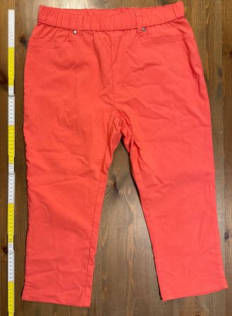 Sommerliche Damen Capri Hose, Grösse 40, Top Zustand!