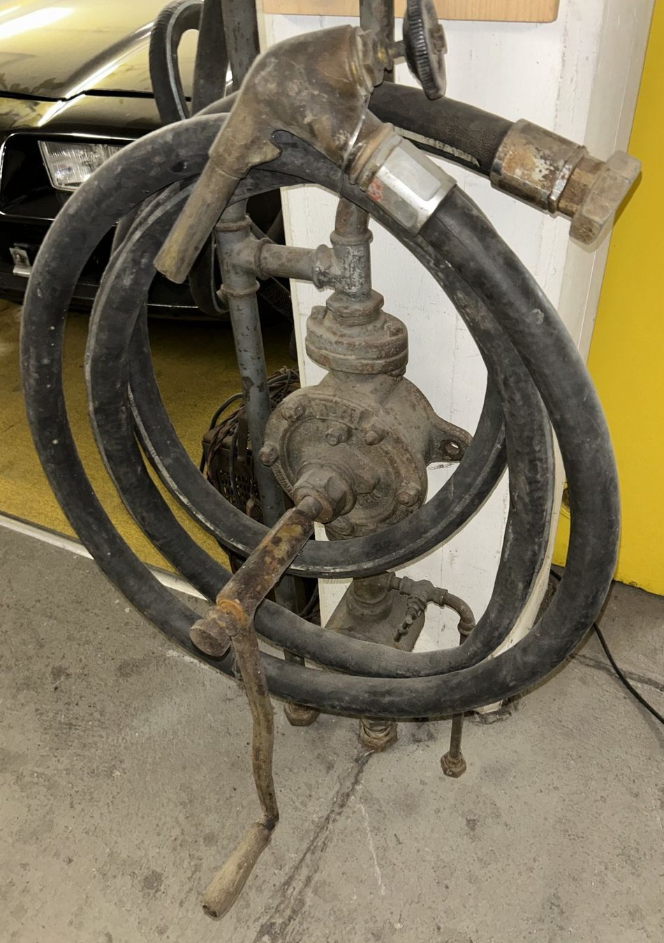 Sonstiges zum Sammeln & Seltenes: SASSO Wandtankstelle uralt Schweiz – Defekt aus Lüchingen von Aw67 3