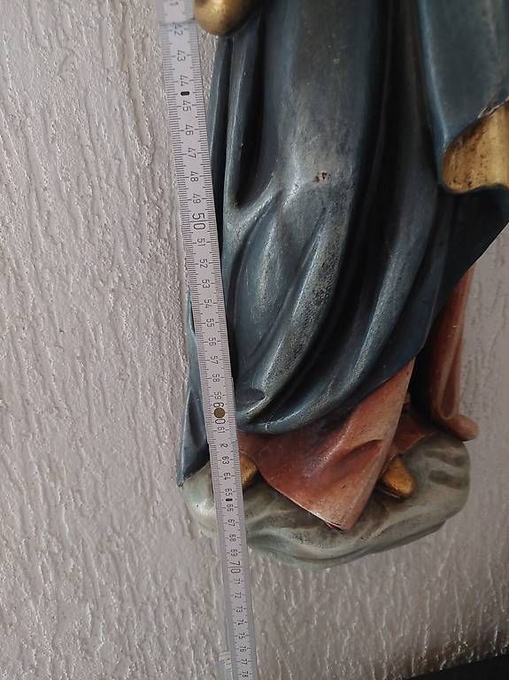 Statuette: hangeschnitze Holzfigur, – Usato da Troistorrents venduto da cla_5smf 1