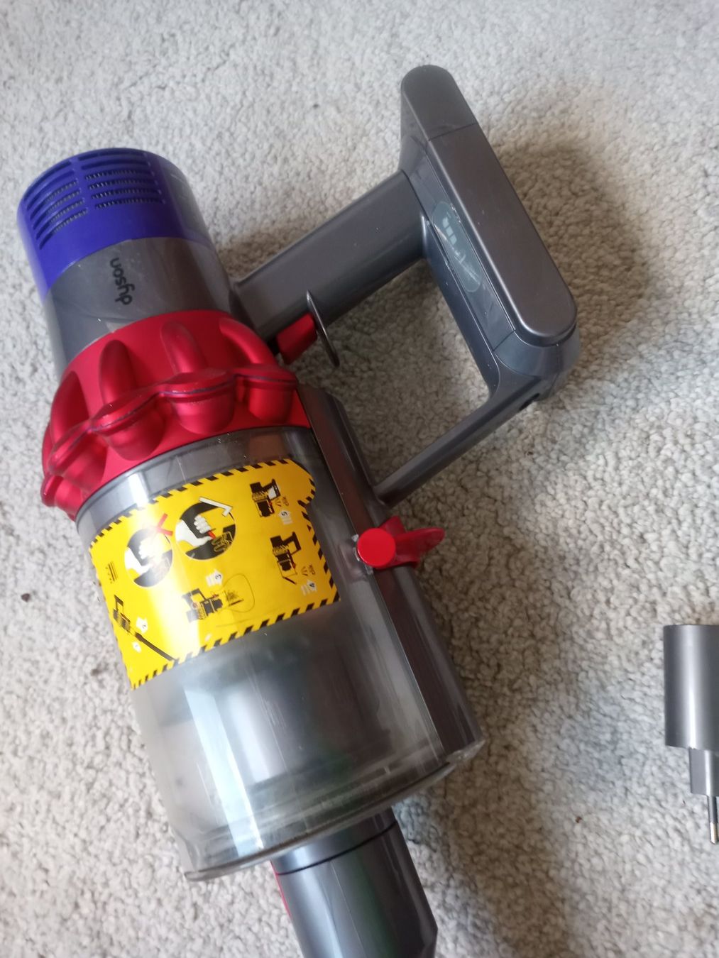 Dyson Aspirateurs & Accessoires: Dyson V10 Staubsauger – D'occasion à Prez-vers-Siviriez par Monija70 2