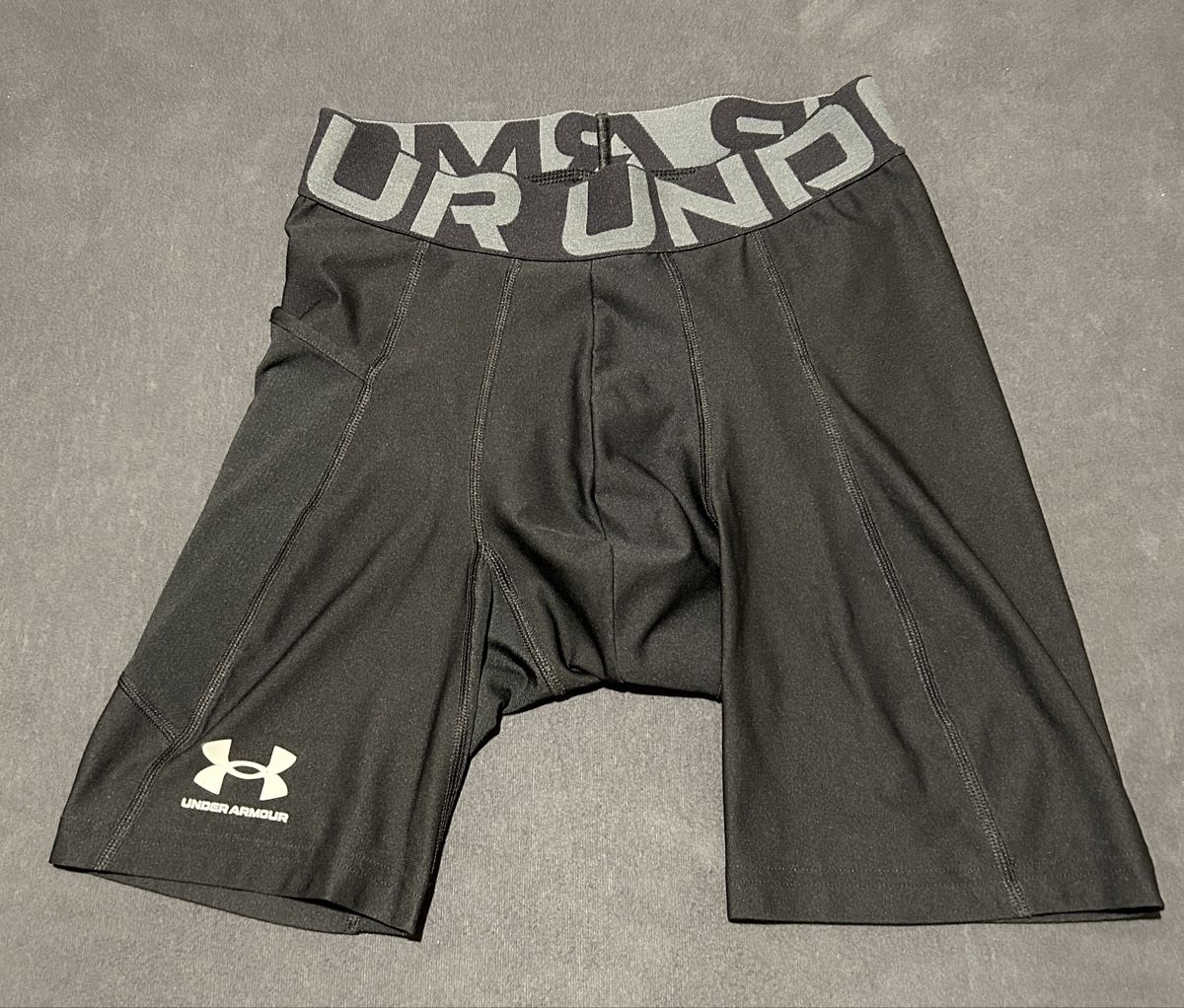 Lotti di vestiti: Under Armour Set Grösse S/M – Usato da Allschwil venduto da Rae118 3