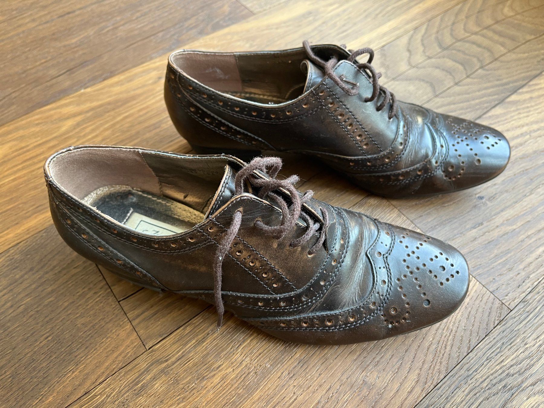 Scarpe da donna: Halbschuhe braun Leder Gr. 40 Schuhe – Usato da Affoltern am Albis venduto da Blackrhythm 1