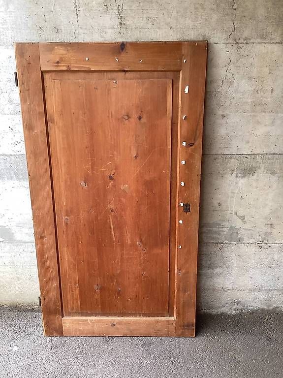 Armadi: Ancienne porte d armoire en sapin  – Usato da Corsier sur vevey venduto da Hitu