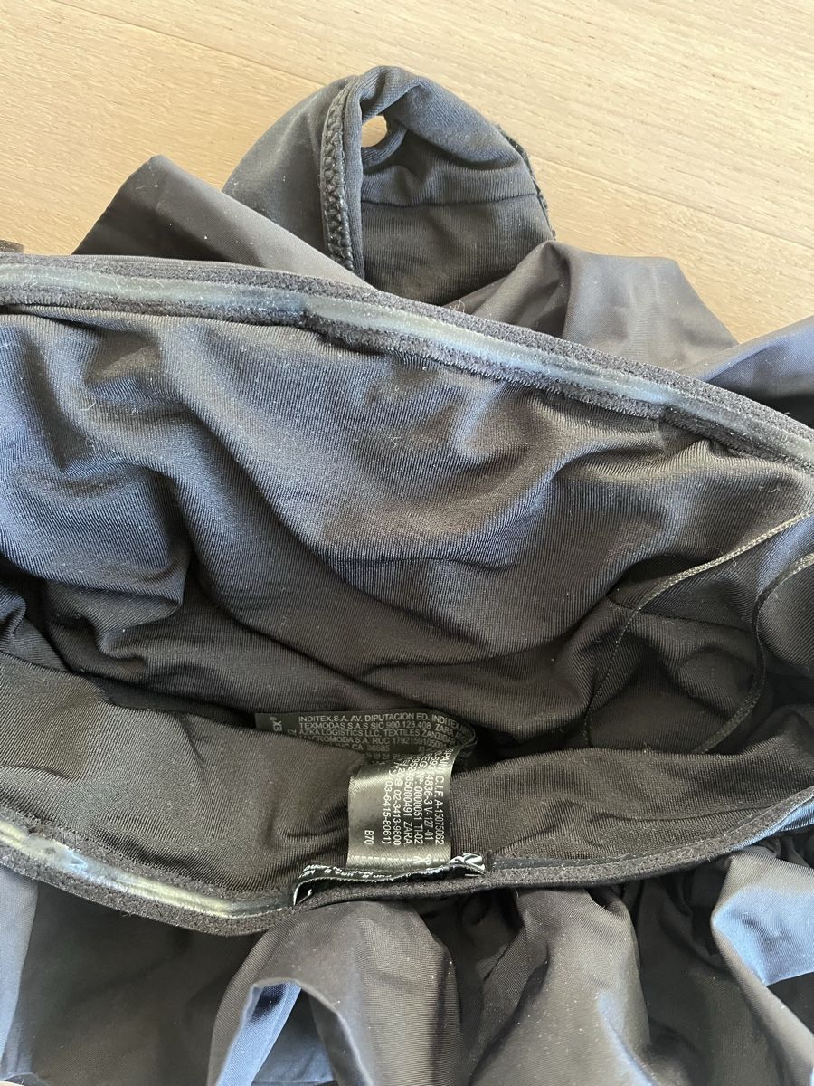 Zara Costumi da bagno & Bikini: Zara Badeanzug, Gr.S, Schwarz, Volant – Usato da Pfäffikon SZ venduto da humming-bird 4