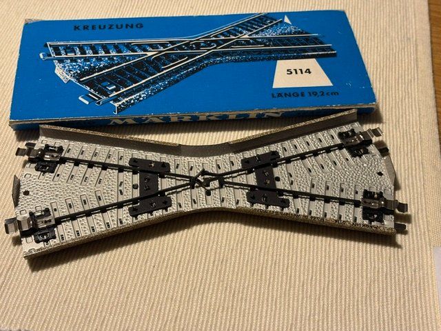 Märklin Modellini di ferrovie: Märklin Kreuzung 5114 – Usato da Frenkendorf venduto da HampeFrenk 1