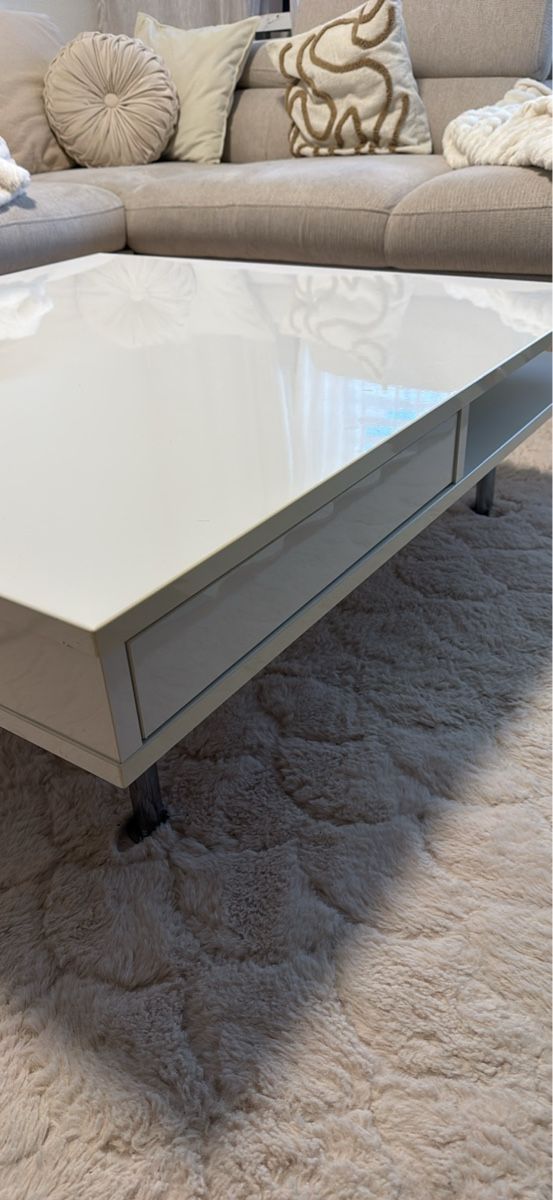Tavoli: Couchtish – Usato da Hombrechtikon venduto da ped_j9cp