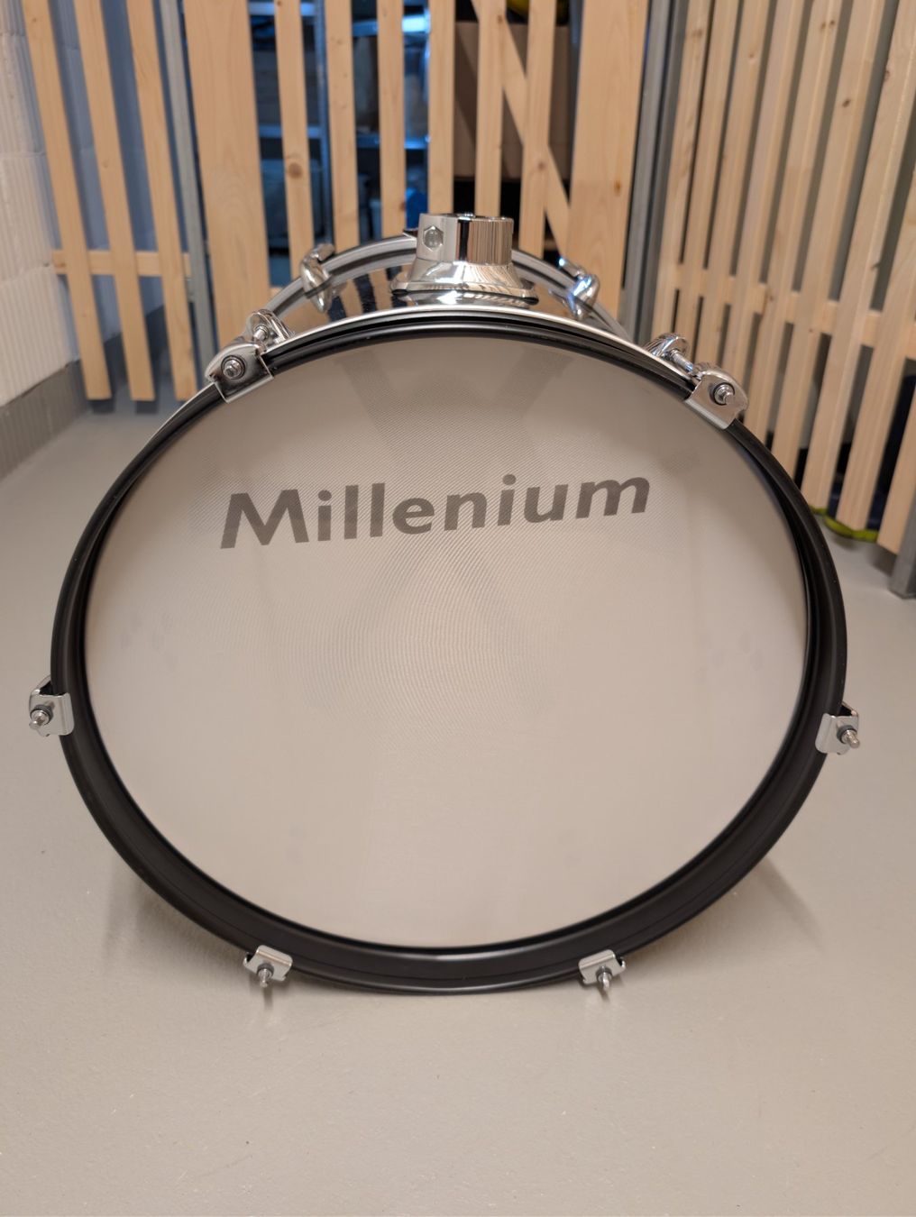 Strumenti musicali: 18" E-Drum Kick Drum (Millenium) –  Mit drum-tec Schlagfell – Usato da Fällanden venduto da Galsdrumer 1