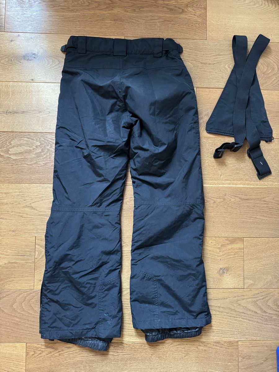 Pantaloni: Skihose Extend 152 – Usato da Bern venduto da YoungBoy02 1