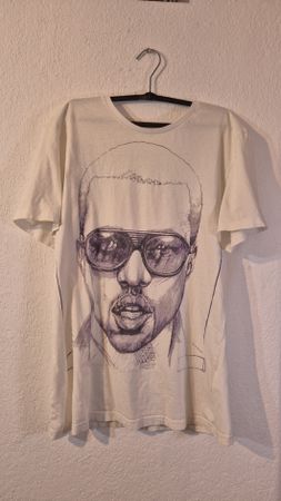 2011 Kanye West T-Shirt - size M