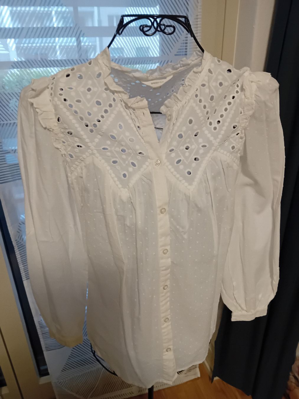 Camicette: bluse mit spitzen von springfield gr 36 – Nuovo (secondo la descrizione) da zürich venduto da janjaz