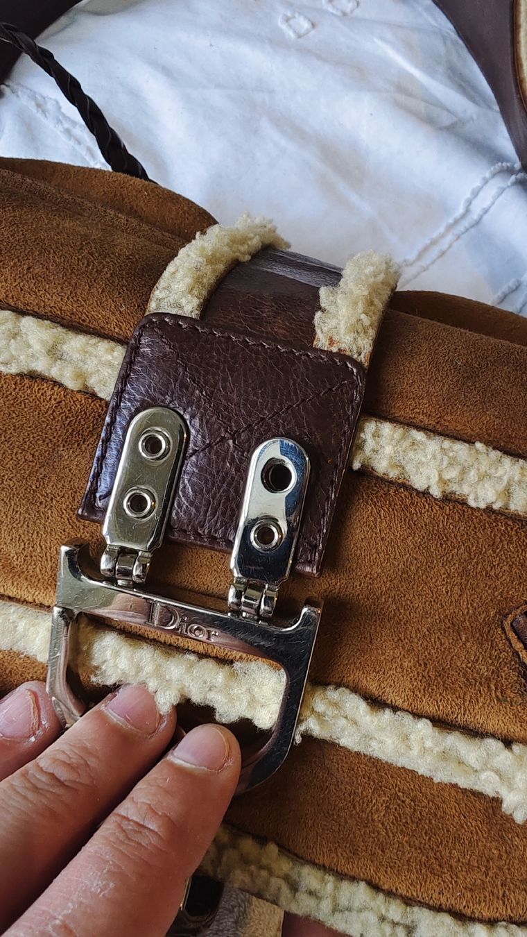 Dior Borse da donna: Christian Dior Saddle Shearling Flight Handbag Original 2005 – Usato da La Tour de Peilz venduto da Dejobokin 3