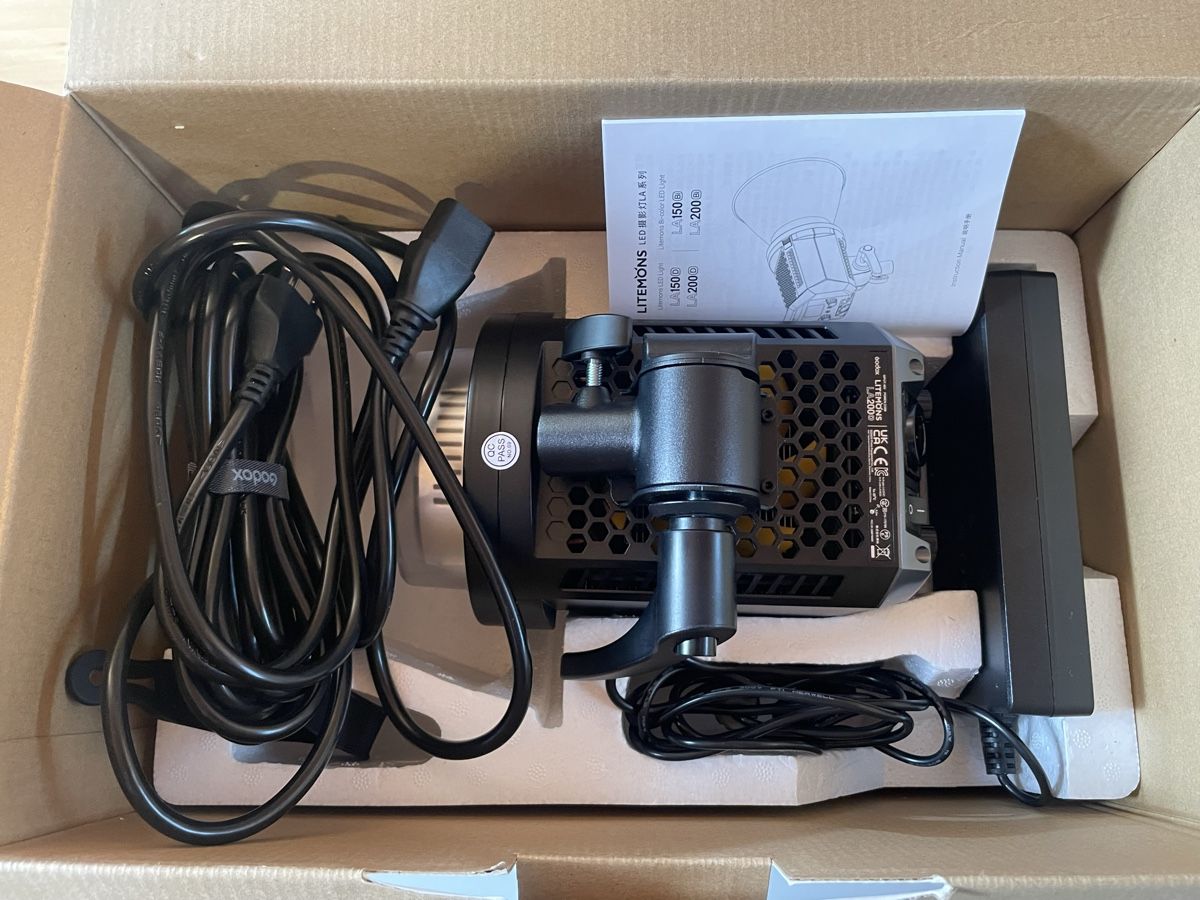 Godox Lampes: Godox Litemons LA200D Daylight LED Light, 230W – D'occasion à Nesslau par Wolzen 6