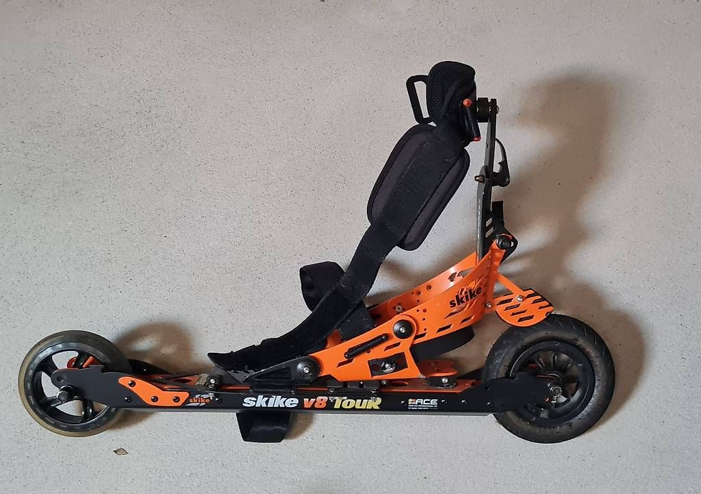 Skis: Skike V8 Nordic Cross Skates / Rollski – Gebraucht aus Dübendorf von powerblume 1