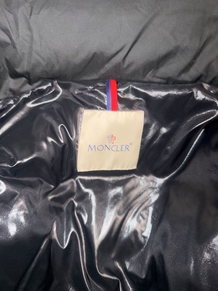 Moncler Giacche: Piumino Moncler nero con cappuccio – Nuovo (secondo la descrizione) da Balerna venduto da lillisfashion 5