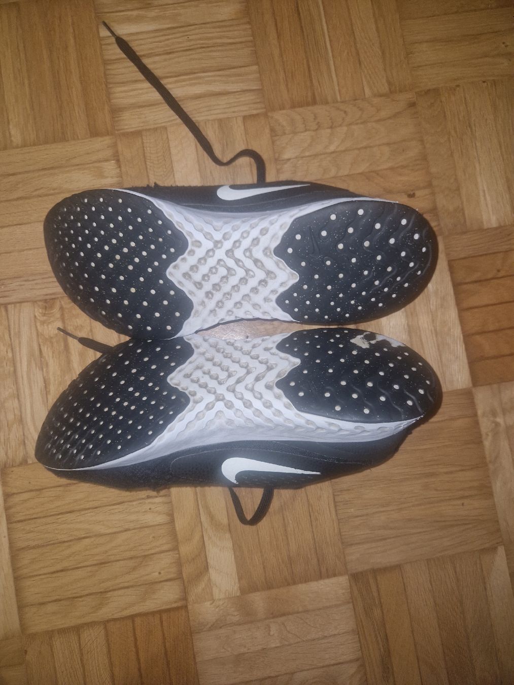 Nike Scarpe da uomo: Nike Shoe 45.5 – Usato da Berikon venduto da Wiederverwender2024 2