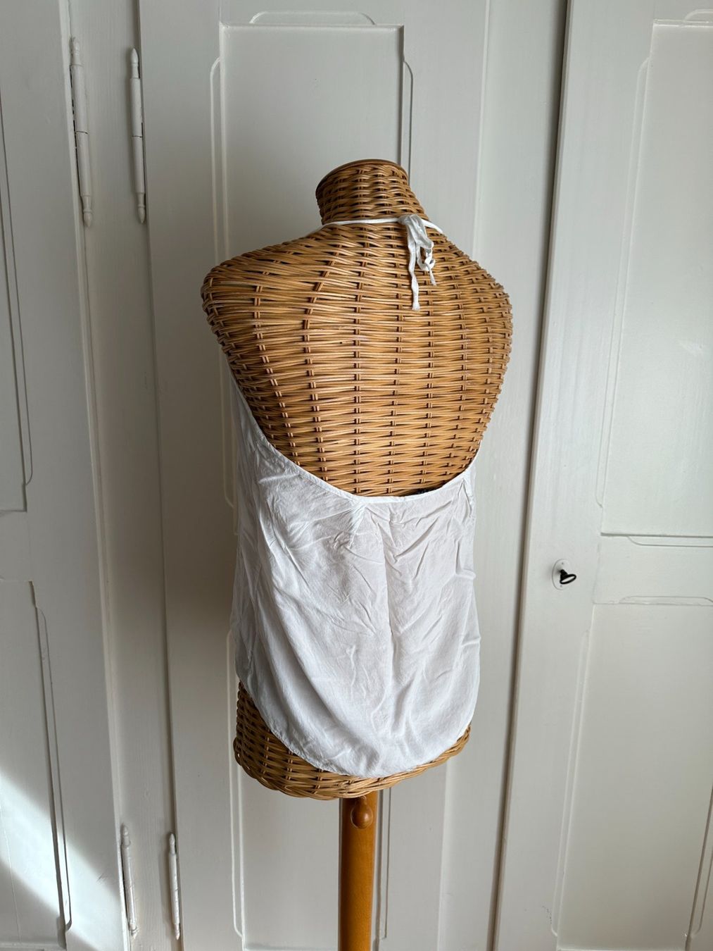Brandy Melville Top: BRANDY MELVILLE - Blusentop weiss – Usato da Zürich venduto da Diazaio 2