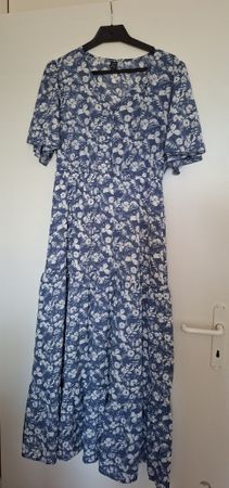 Robe longue à fleurs bleues et blanches taille L