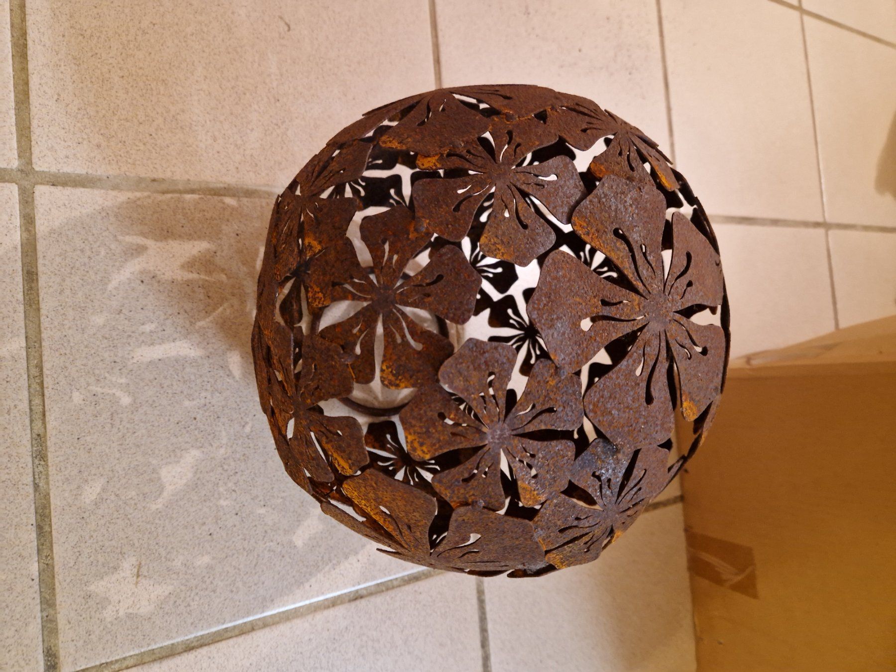 Tutte le decorazioni: Rostkugel Blumen D 30cm verformt – Nuovo e nell'imballaggio originale da Matzendorf venduto da Gartendeko-Shop 1