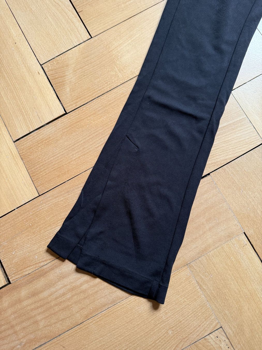Weekday Pantaloni: WEEKDAY - Schlaghose schwarz leicht XS – Usato da Zürich venduto da Diazaio 1