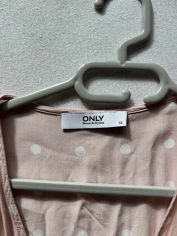 Vestiti: rosa Wickelkleid  – Usato da Chur venduto da gio_6rlp 2