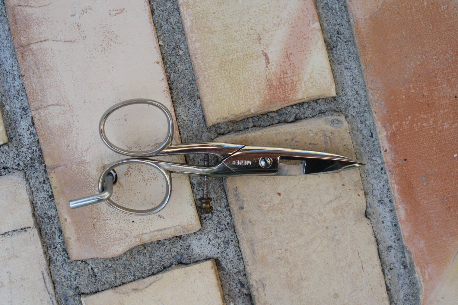 Tous les outils: KNOPFLOCHSCHERE – D'occasion à Wauwil par Pneuedy 4