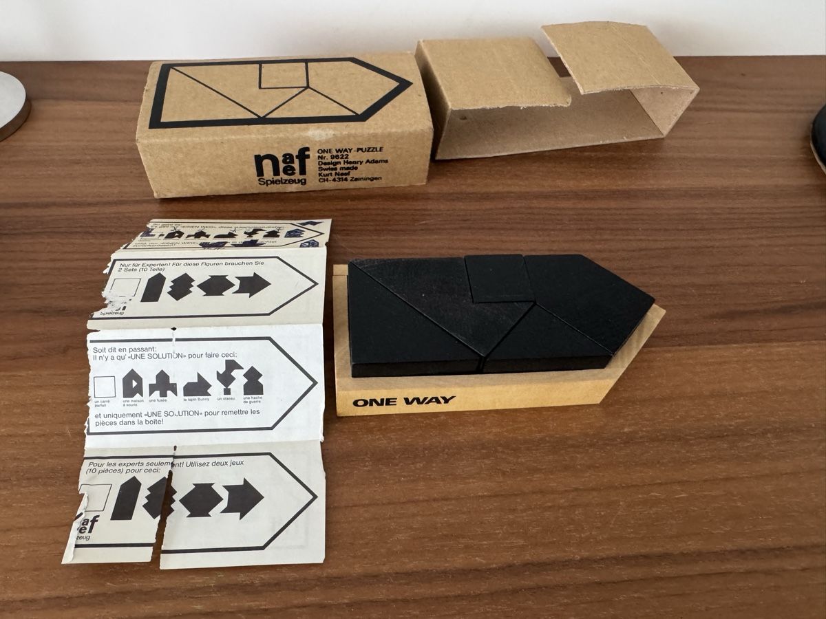 Naef Giochi: Naef ONE WAY Nr. 9622 Design Hanry Adams  – Usato da Basel venduto da good_forms 3