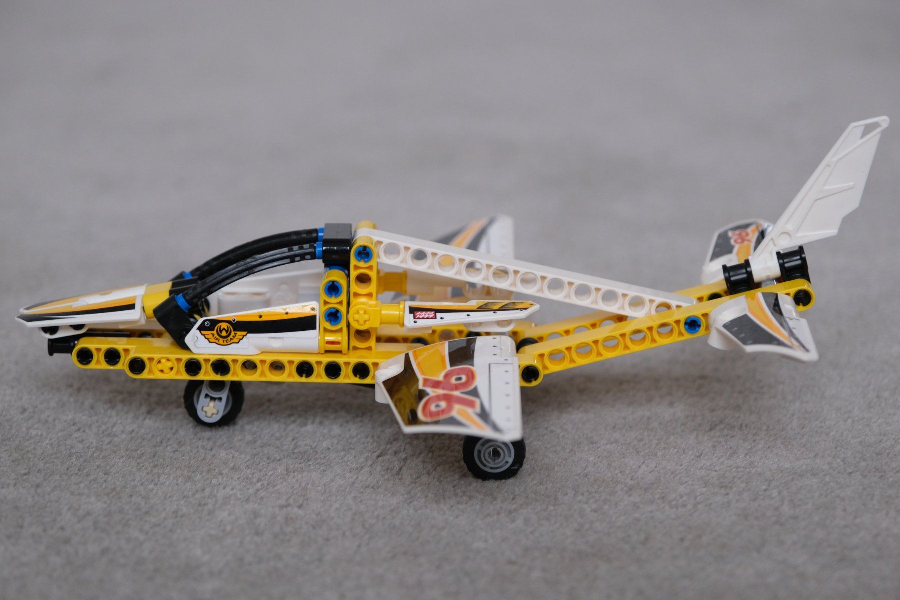 Lego Kit di costruzioni: Lego Technic set 42044 Düsenflugzeug / Avion – Usato da Nyon venduto da JJZA 8