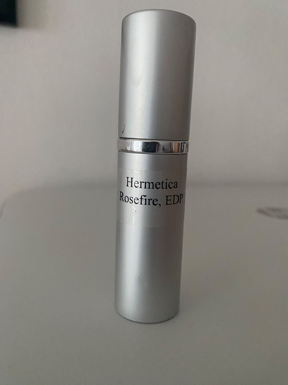 Profumi & Eau de Toilette: Hermetica Rosefire, EDP, 9 ml – Usato da Genève venduto da inn_n9kf 1