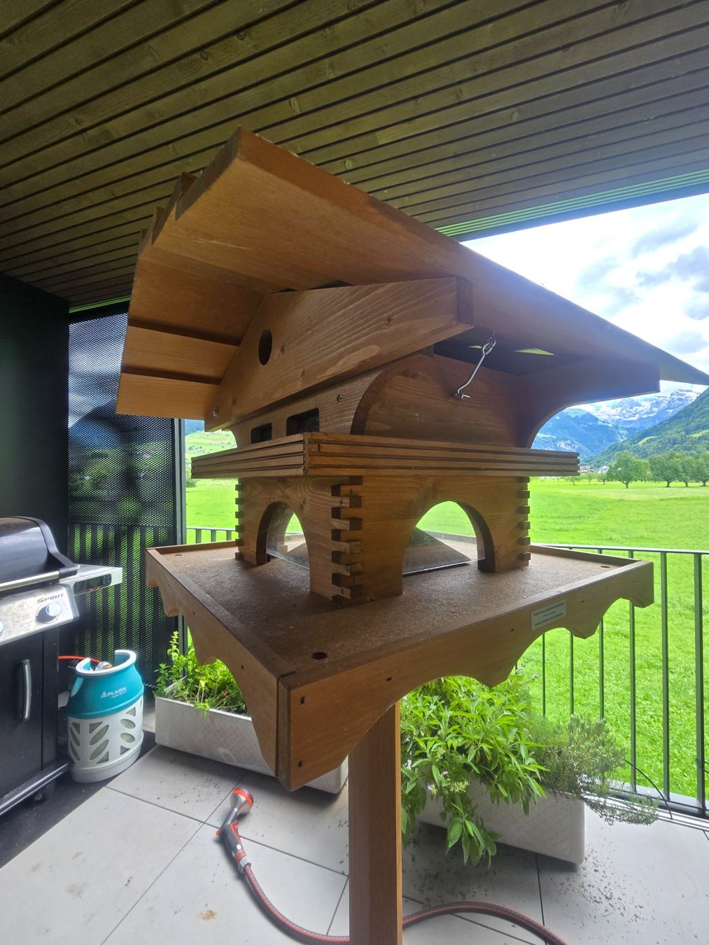 Casette per uccelli: Wunderbare Vogelvilla inkl. Ständer – Usato da Stans venduto da ismy22 2