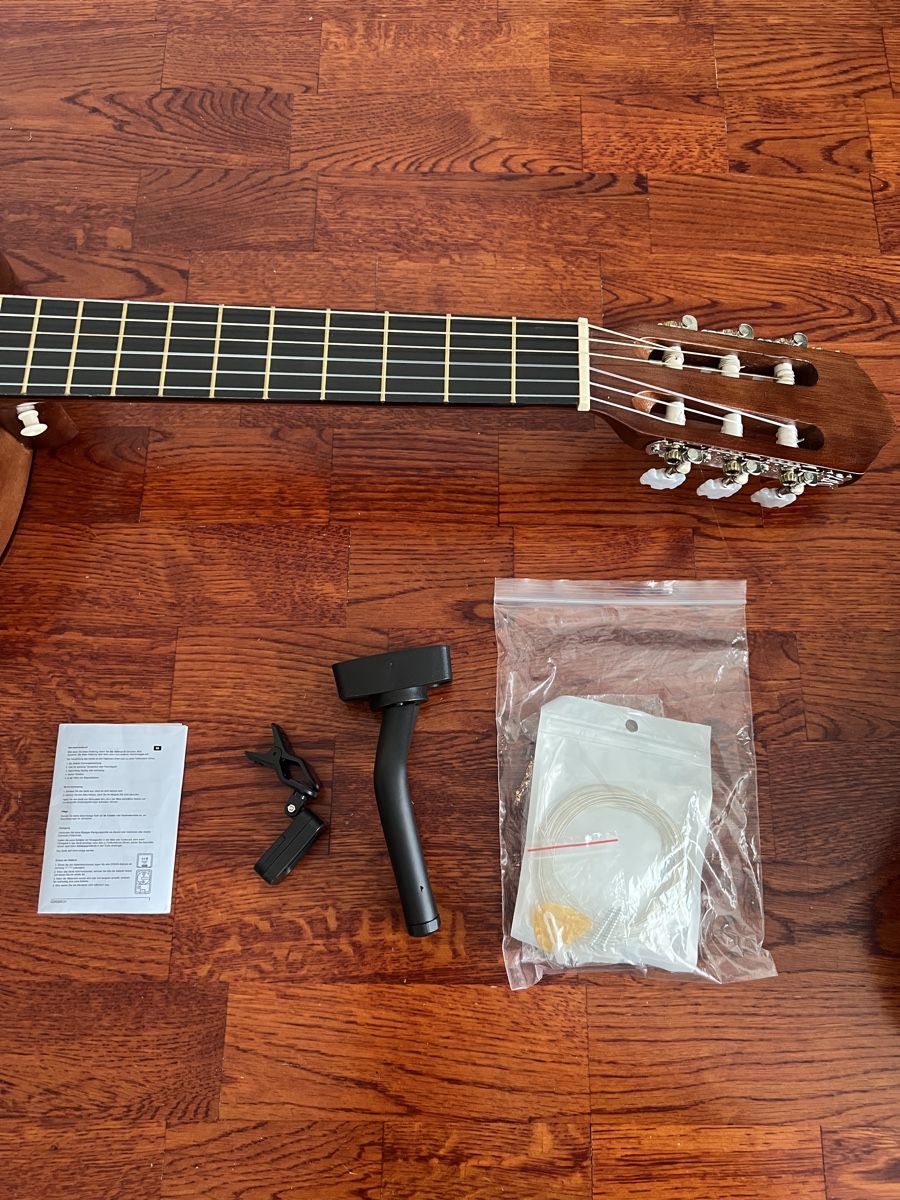Strumenti musicali: Gitarre mit Tasche und Zubehör – Usato da Ebmatingen venduto da mah_w7jj 1