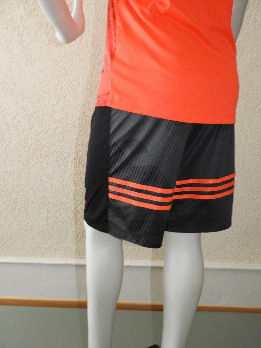 Adidas Lotti di vestiti: Ensemble de sport Adidas - Taille S – Usato da Dombresson venduto da sev_bsb8 5