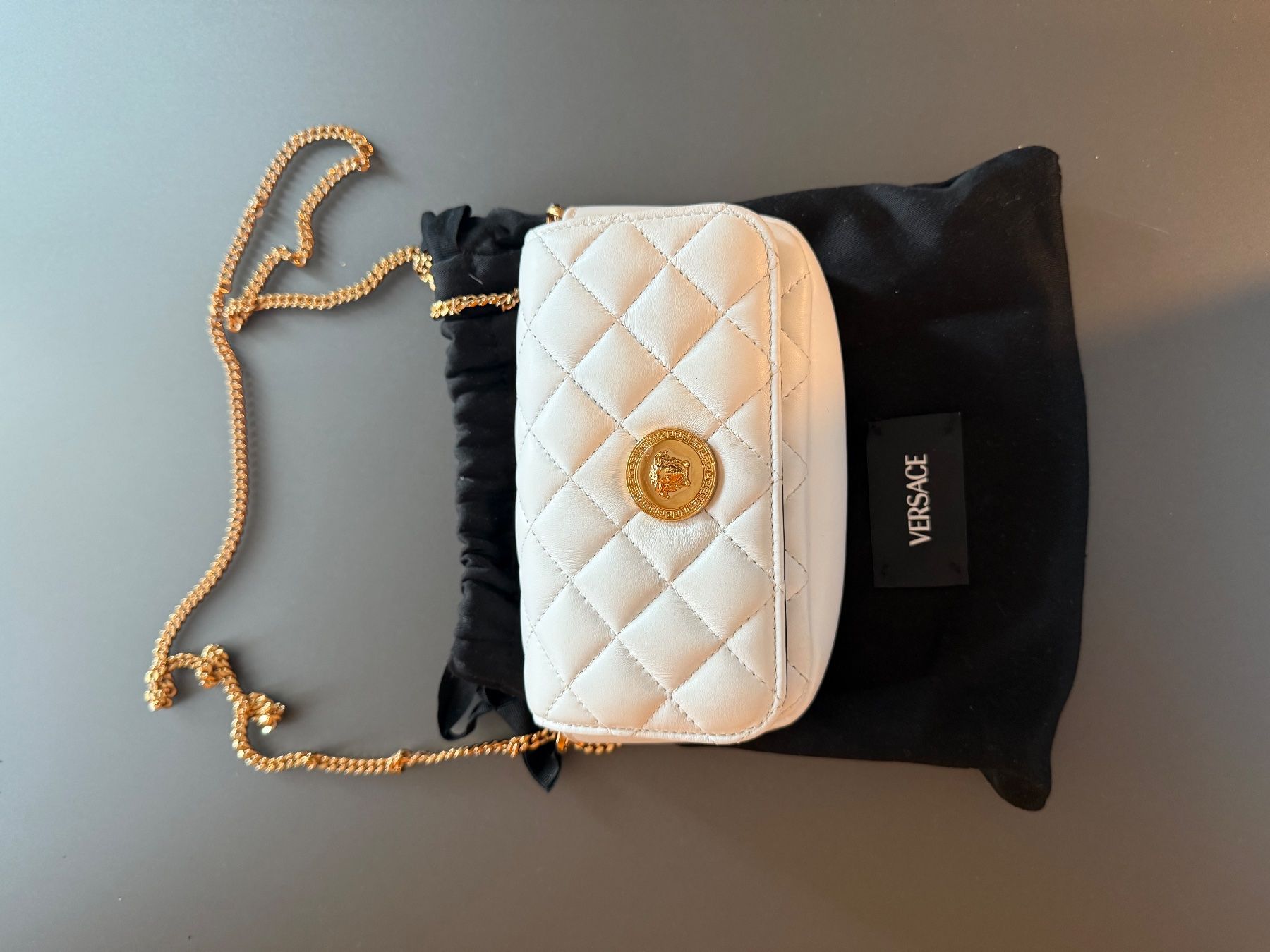 Sonstige Kleidung & Accessoires: Versace borsa – Gebraucht aus Lugano von Alegiocon