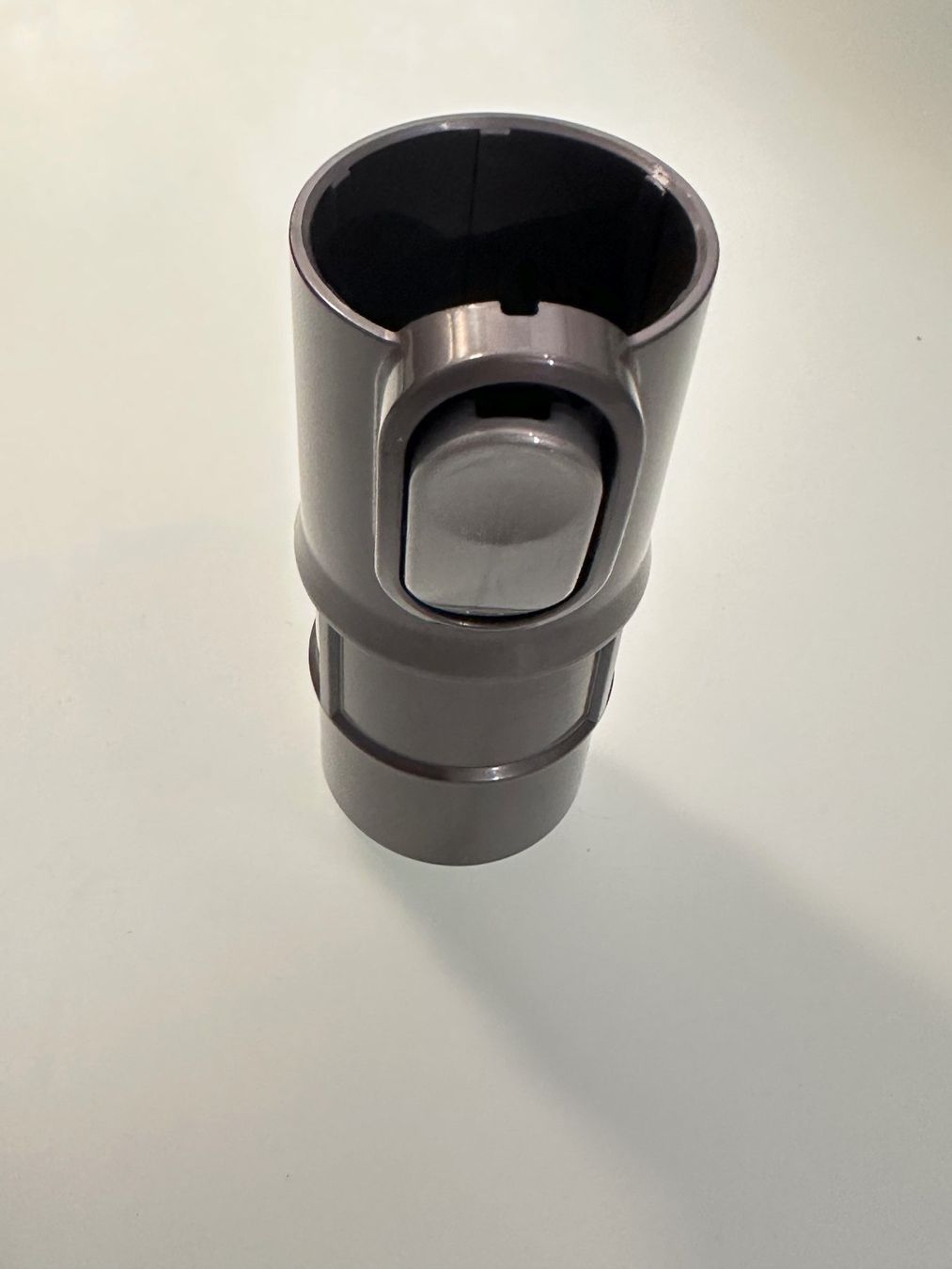 Dyson Aspirapolveri & Accessori: Adapter Dyson Bodendüse / Zubehör – Usato da Stein AG venduto da Loris-Lavender 1