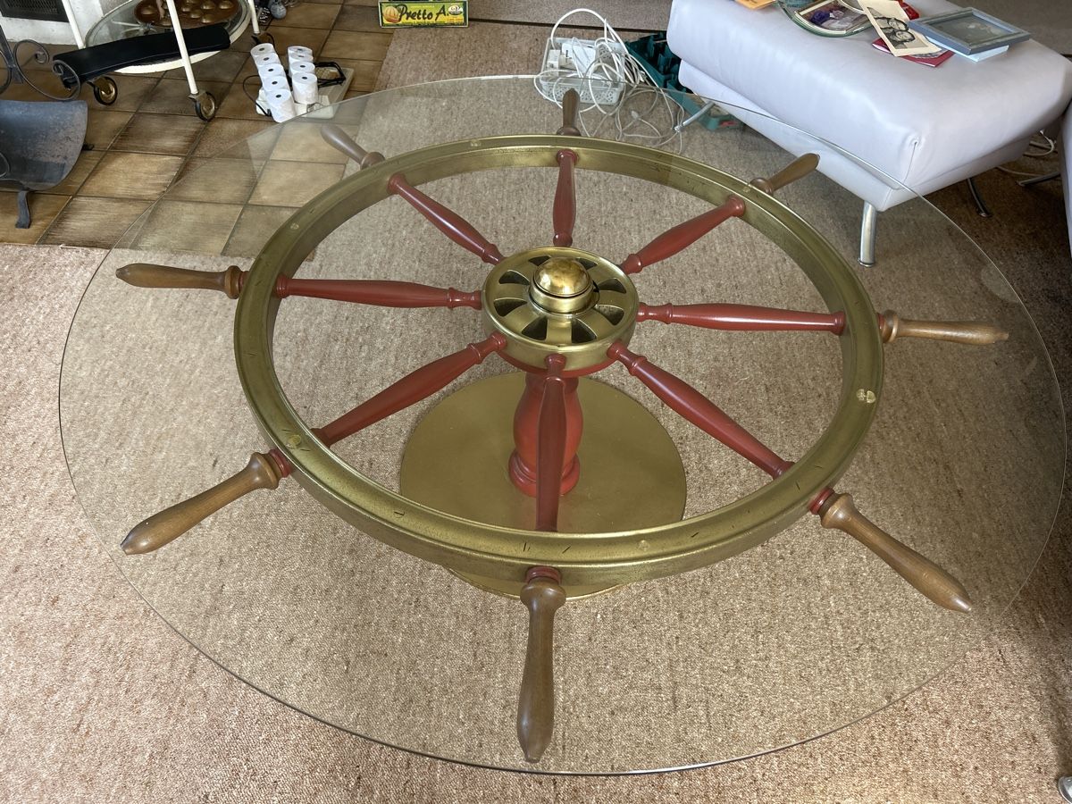 Tavoli: Couchtisch Schiffsrad, Vintage, Glasplatte, Messing – Usato da Veltheim AG venduto da Born73tanzen