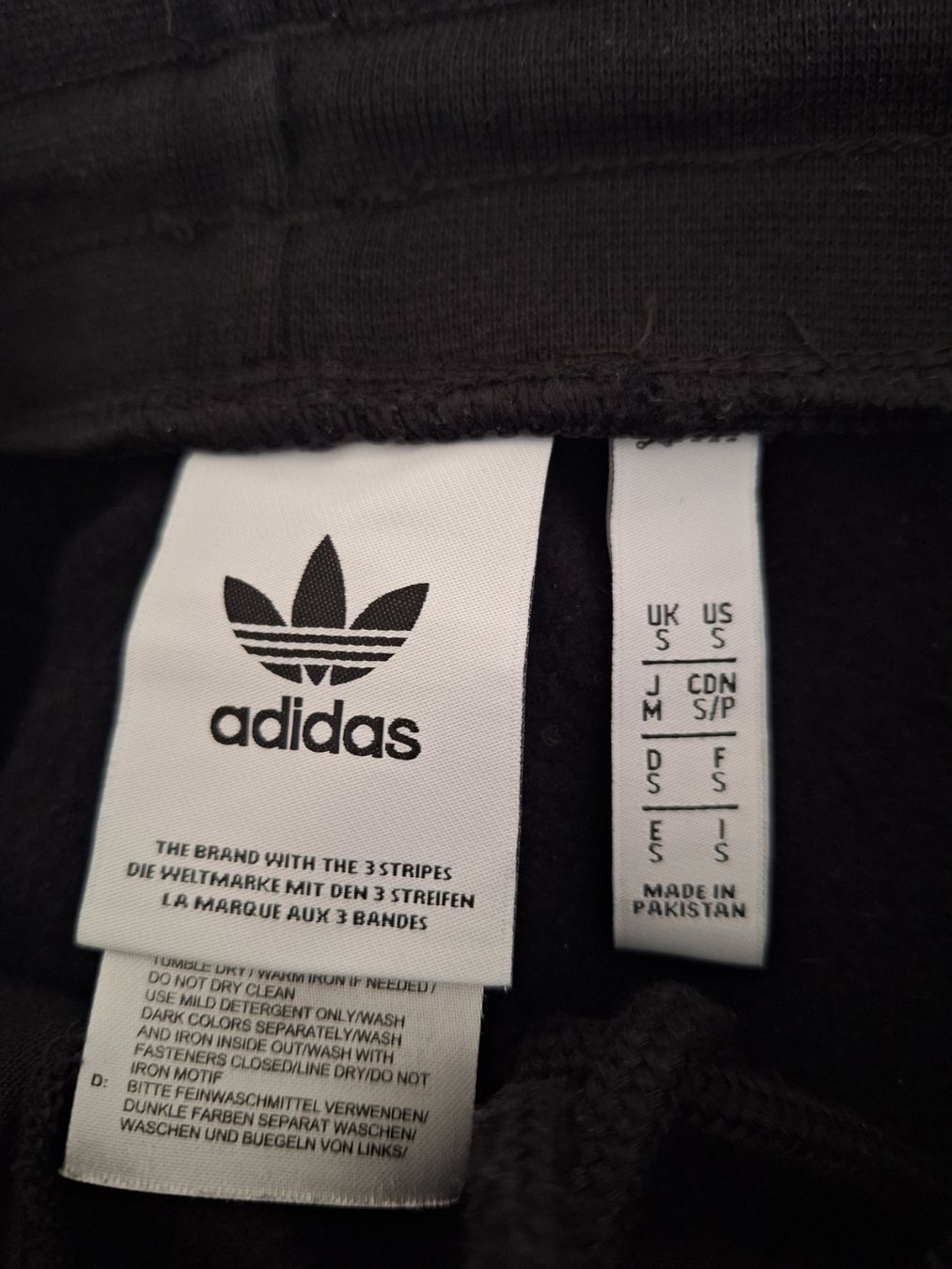 Adidas Pantaloni: Adidas Jogginghose schwarz Gr. S – Usato da Worb venduto da nfsolutions 1